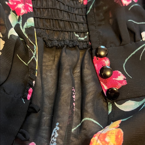 Floral cover-up - Picture 3 of 4